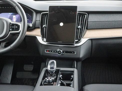 New 2026 Volvo XC90 B6 Plus w/ Protection Package AWD/4WD image 23