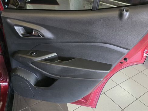 Used 2024 Chevrolet Trax RS FWD image 23