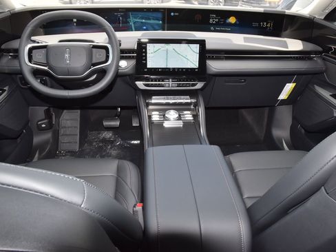 New 2026 Lincoln Nautilus Premier AWD/4WD image 45