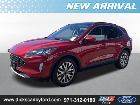 Used 2022 Ford Escape Titanium w/ Class II Trailer Tow Package AWD/4WD image 2
