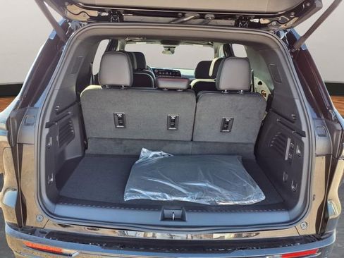 New 2026 Chevrolet Traverse RS image 22