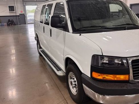 Used 2025 GMC Savana 2500 w/ Driver Convenience Package RWD image 3
