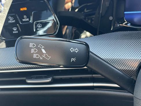 Certified 2025 Volkswagen Golf w/ Euro Style Package AWD/4WD image 50
