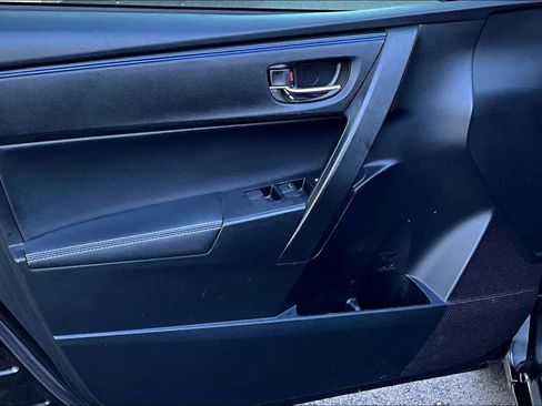 Used 2017 Toyota Corolla SE FWD image 21