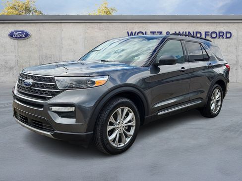 Used 2020 Ford Explorer XLT w/ Equipment Group 202A AWD/4WD image 3