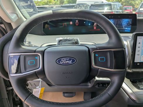 New 2026 Ford Expedition Platinum w/ Driver's Package AWD/4WD image 26
