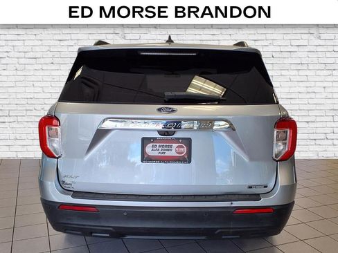 Used 2022 Ford Explorer XLT image 4
