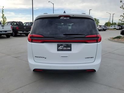 Used 2025 Chrysler Pacifica Limited