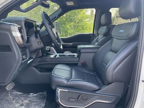 New 2026 Ford F250 Platinum AWD/4WD image 16