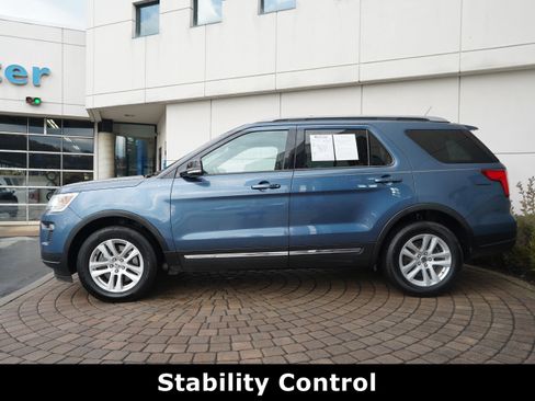 Used 2018 Ford Explorer XLT w/ Equipment Group 202A image 18