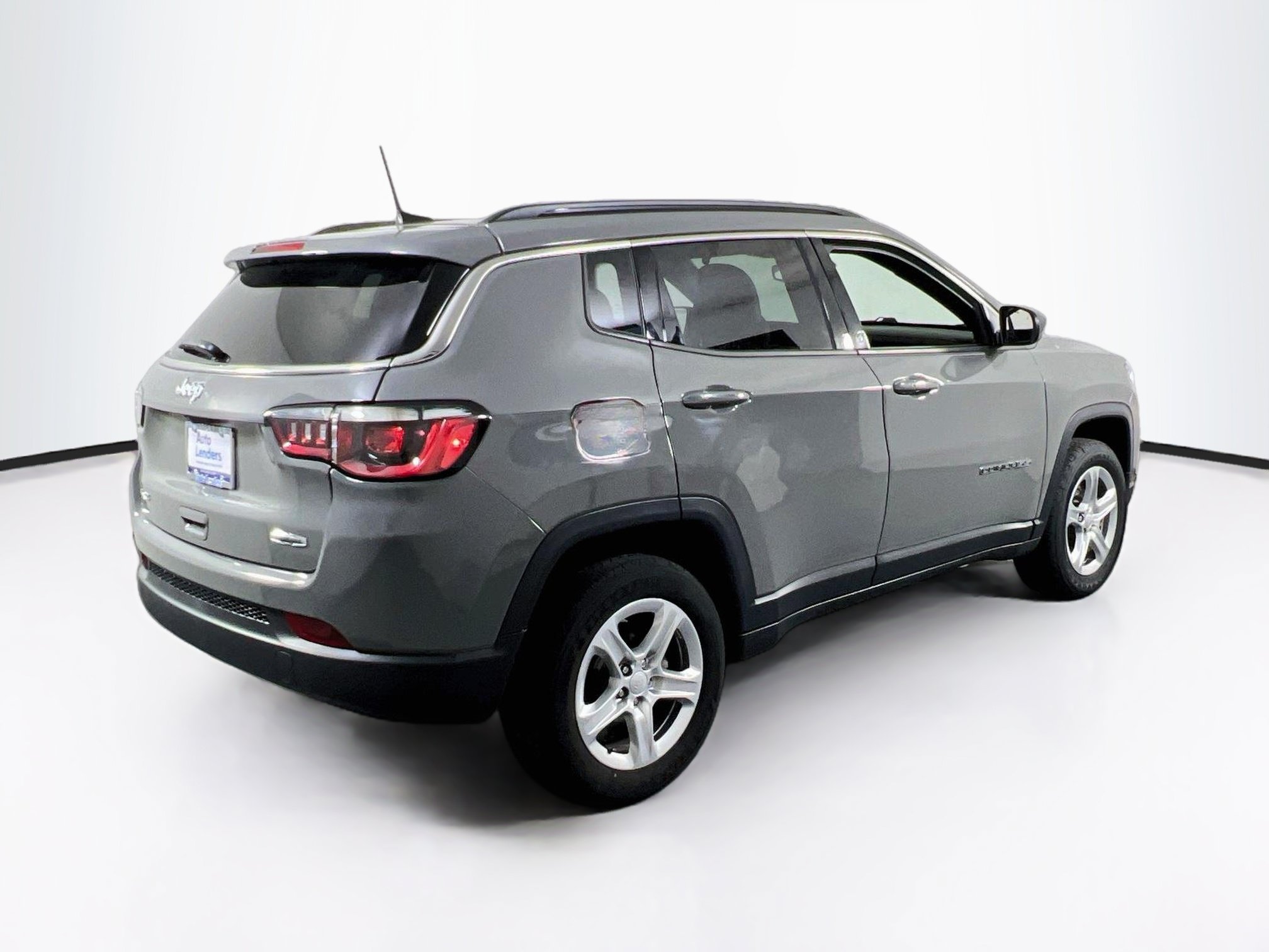Used 2023 Jeep Compass Latitude AWD/4WD image 5