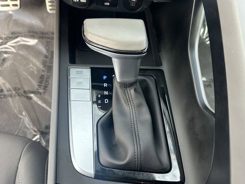 Used 2025 Hyundai Elantra Sport FWD image 30