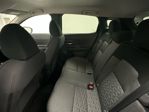Used 2025 Nissan Kicks SV AWD/4WD image 10