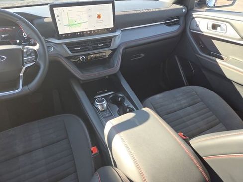 Used 2025 Ford Explorer ST-Line w/ ST-Line Street Pack image 31