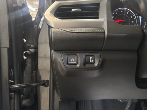 Used 2019 GMC Acadia SLT image 16