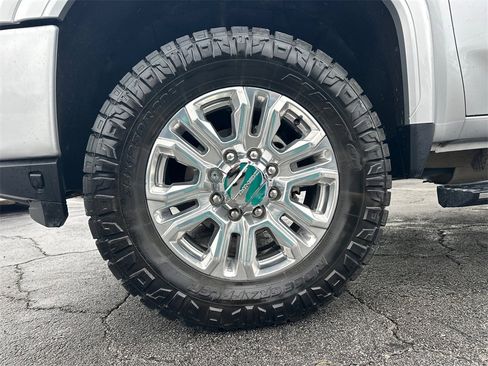 Used 2023 GMC Sierra 2500 Denali w/ Denali Ultimate Package image 12