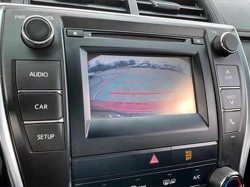 Used 2017 Toyota Camry SE image 13