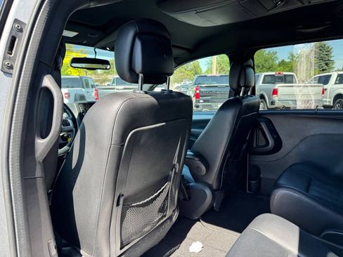 Used 2017 Dodge Grand Caravan GT FWD image 13