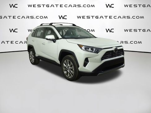 Used 2019 Toyota RAV4 Limited image 2
