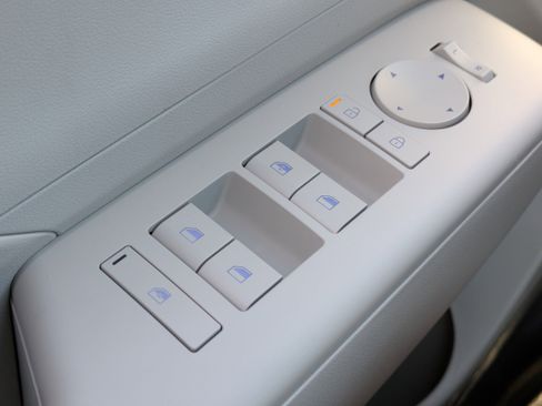 New 2026 Hyundai Kona SE image 21