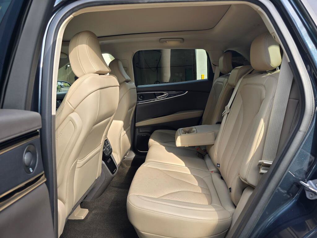 Used 2022 Lincoln Nautilus Reserve w/ Equipment Group 201A AWD/4WD image 18