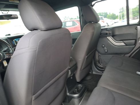 Used 2016 Jeep Wrangler Unlimited Sport w/ Connectivity Group AWD/4WD image 11