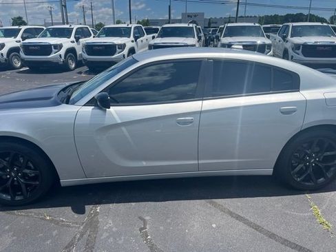 Used 2023 Dodge Charger SXT w/ Blacktop Package RWD image 8