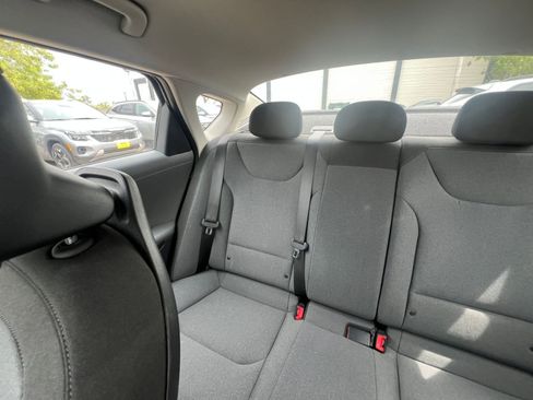 Used 2025 Kia K4 LXS image 27