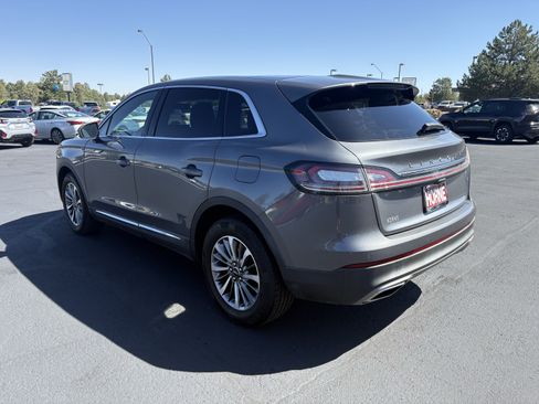 Used 2022 Lincoln Nautilus Reserve FWD image 5