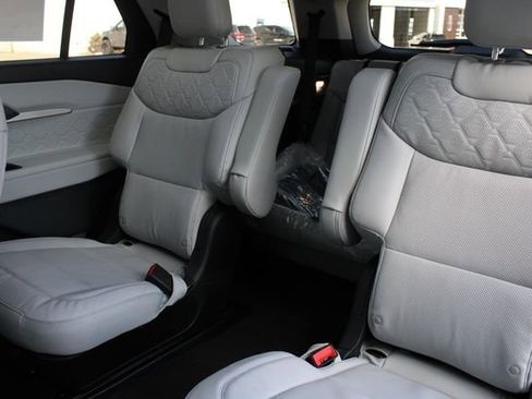 New 2026 Ford Explorer Platinum w/ LUX Leather Package AWD/4WD image 24