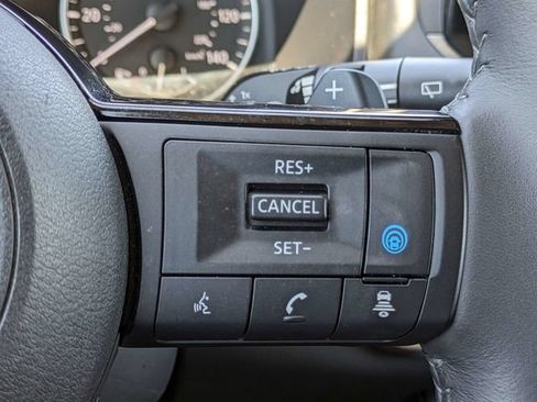Used 2023 Nissan Rogue SL w/ SL Premium Package FWD image 31