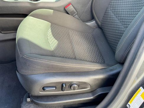 Used 2021 GMC Terrain SLE w/ Driver Convenience Package image 23