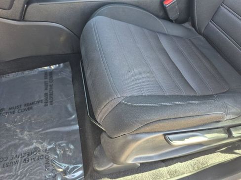 Used 2018 Honda CR-V LX image 11