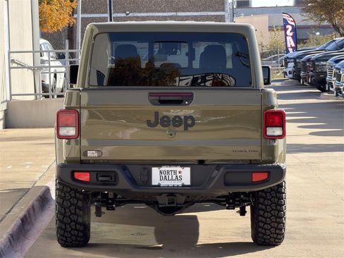 New 2025 Jeep Gladiator Sport image 6