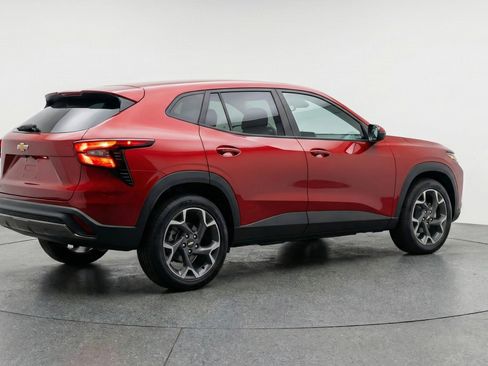 Used 2025 Chevrolet Trax LT image 9