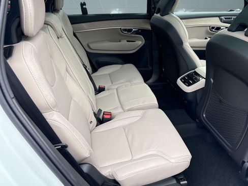 New 2026 Volvo XC90 B6 Ultra w/ Protection Package image 29