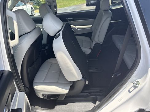 Used 2022 Kia Telluride EX w/ EX Premium Package image 12