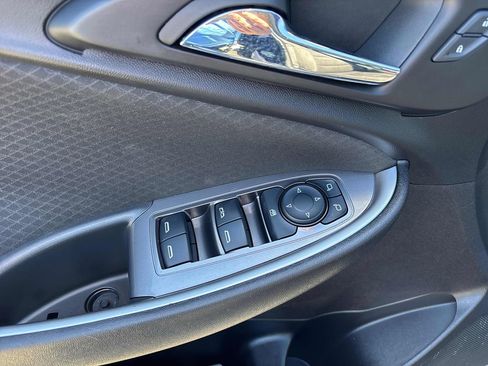 Used 2025 Chevrolet Malibu LT image 13