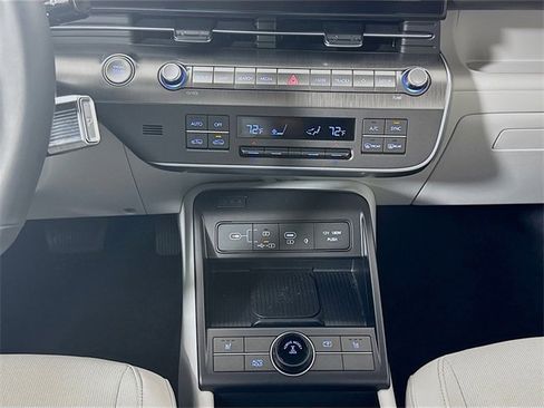 Used 2024 Hyundai Kona SEL w/ Convenience Package image 25