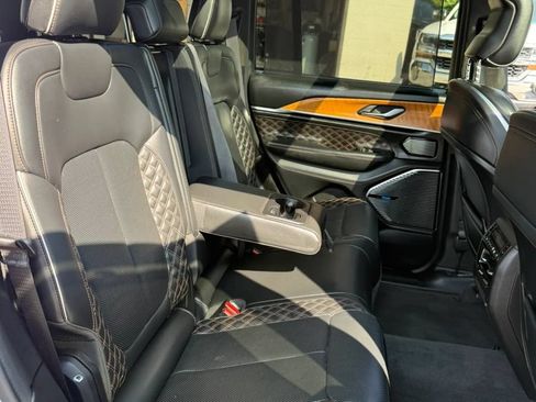 Used 2022 Jeep Grand Cherokee Summit AWD/4WD image 21