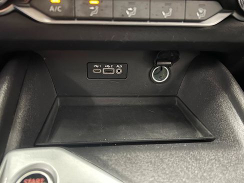 Used 2025 Nissan Altima 2.5 SV FWD image 41