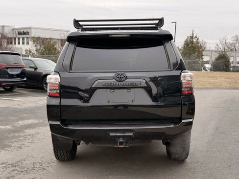 Used 2021 Toyota 4Runner Venture w/ Moonroof Package image 8