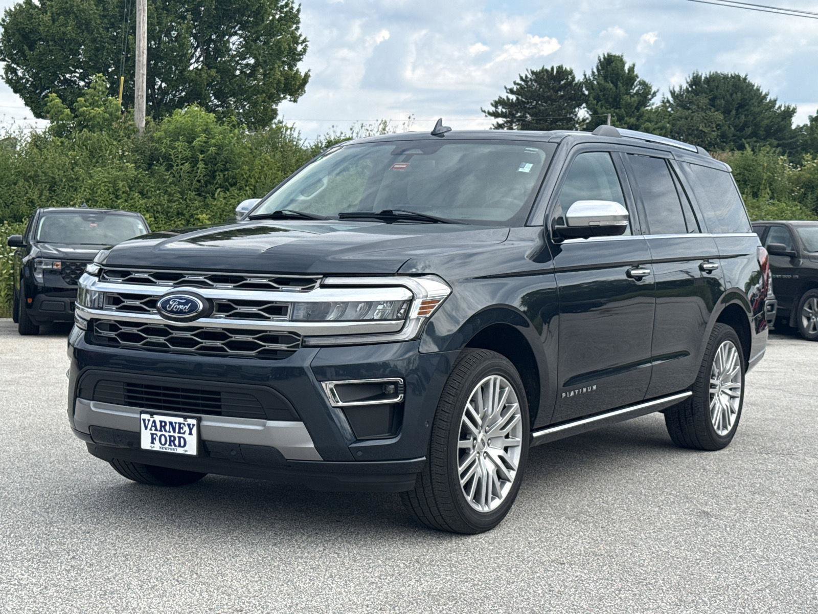 Used 2024 Ford Expedition Platinum AWD/4WD image 1