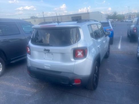 Used 2019 Jeep Renegade Altitude w/ Quick Order Package 2XM FWD image 3