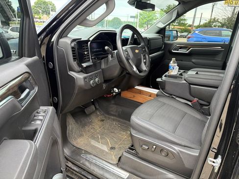 Used 2025 Chevrolet Silverado 1500 LT w/ LPO, Liner Protection Package AWD/4WD image 5