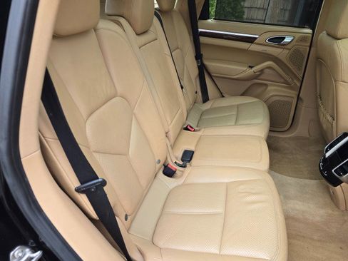 Used 2013 Porsche Cayenne image 34