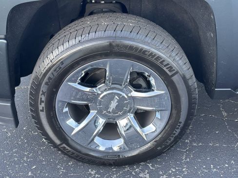 Used 2018 Chevrolet Silverado 1500 LTZ Z71 image 15