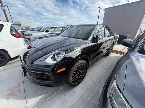 Used 2020 Porsche Cayenne AWD/4WD image 1