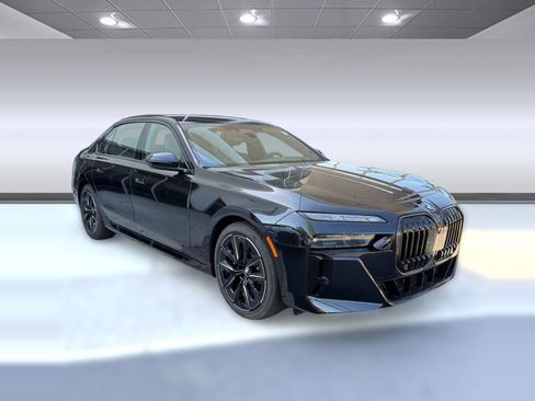 New 2026 BMW 760i xDrive w/ Executive Package AWD/4WD image 7