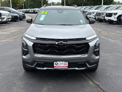 Used 2026 Chevrolet Equinox RS AWD/4WD image 2